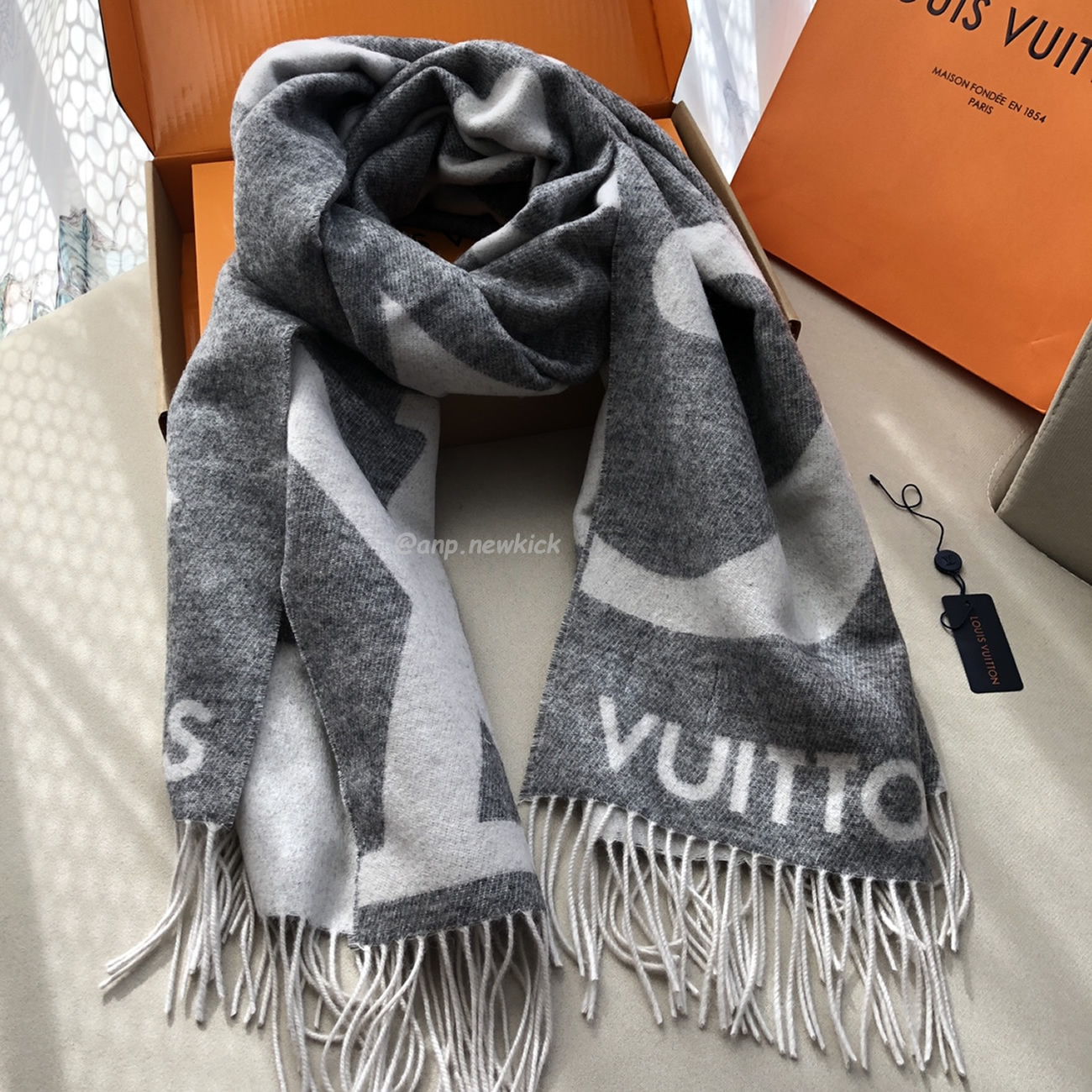 Louis Vuitton Lv Reykjavik Scarf 75x185cm (2) - newkick.cc